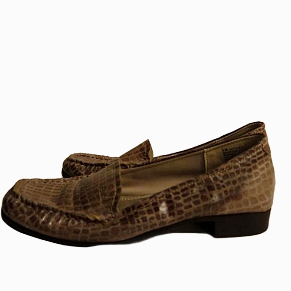 Step into Sophistication: Anne Klein iflex Size 5 Ladies Loafers